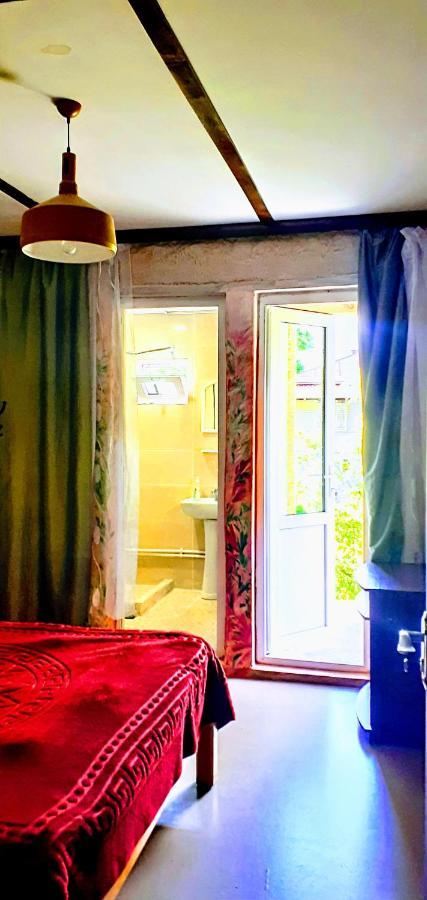 Laila Guest House Mestia Exteriör bild